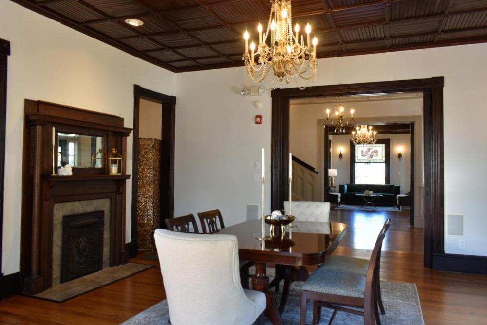 Sparrow Grove Manor