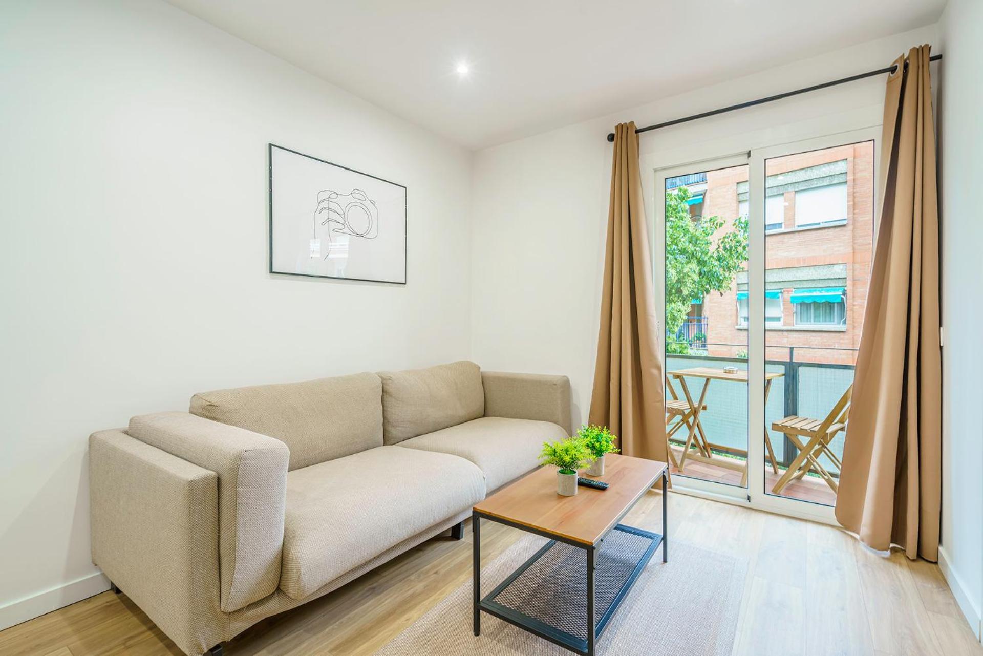 The White Flats Les Corts