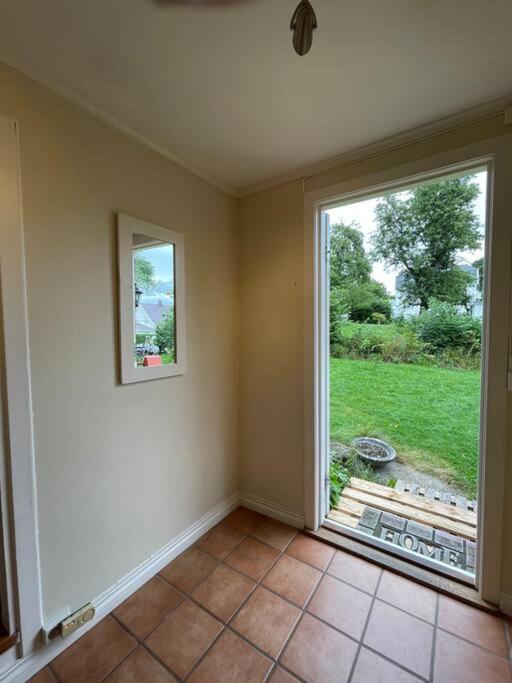 Apartament with access to garden, central, quiet and with free parking view 4