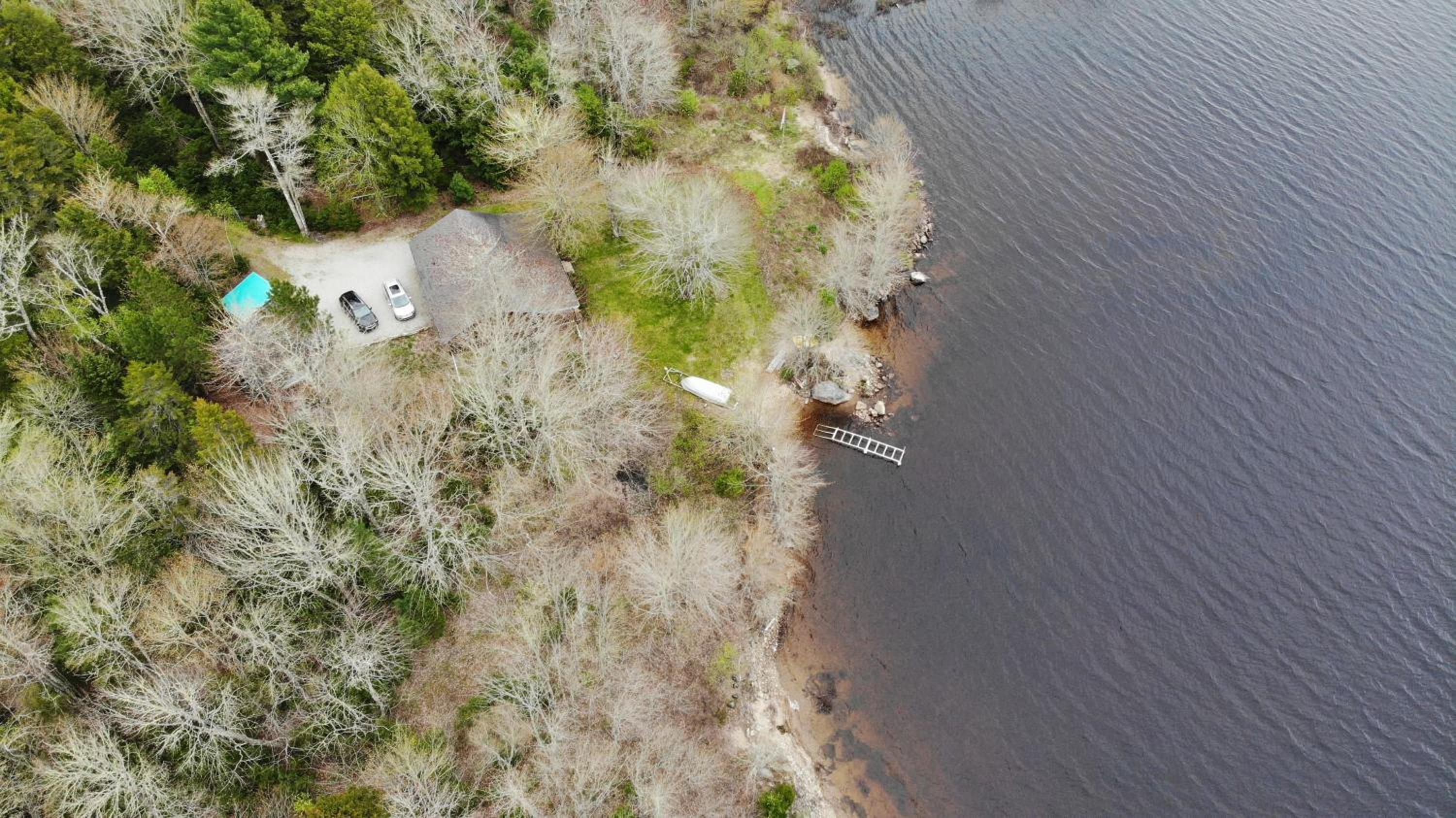 Sherbrooke Lake Cottage with Private Beach