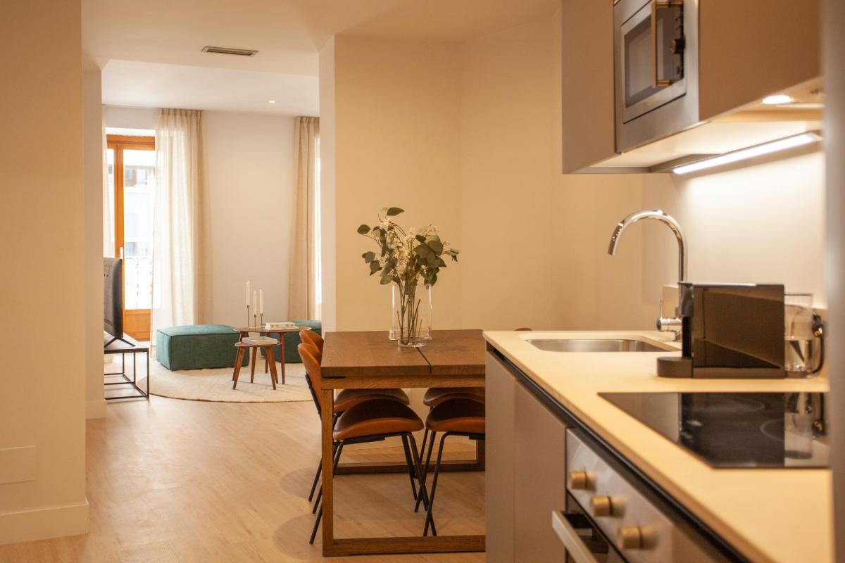 Apartment in Chamberi view 2