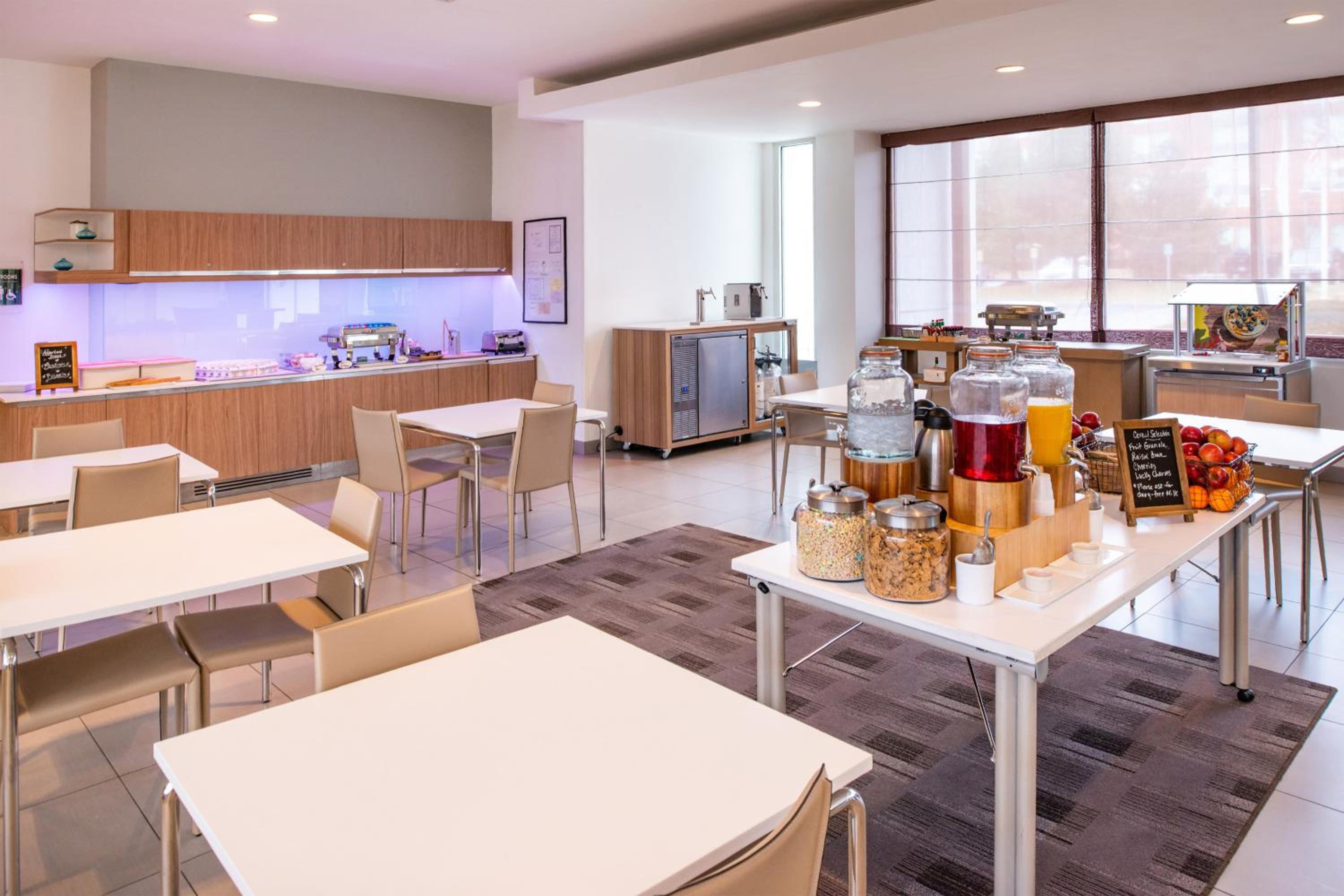 Boston Vacations - Element Lexington - Property Image 3