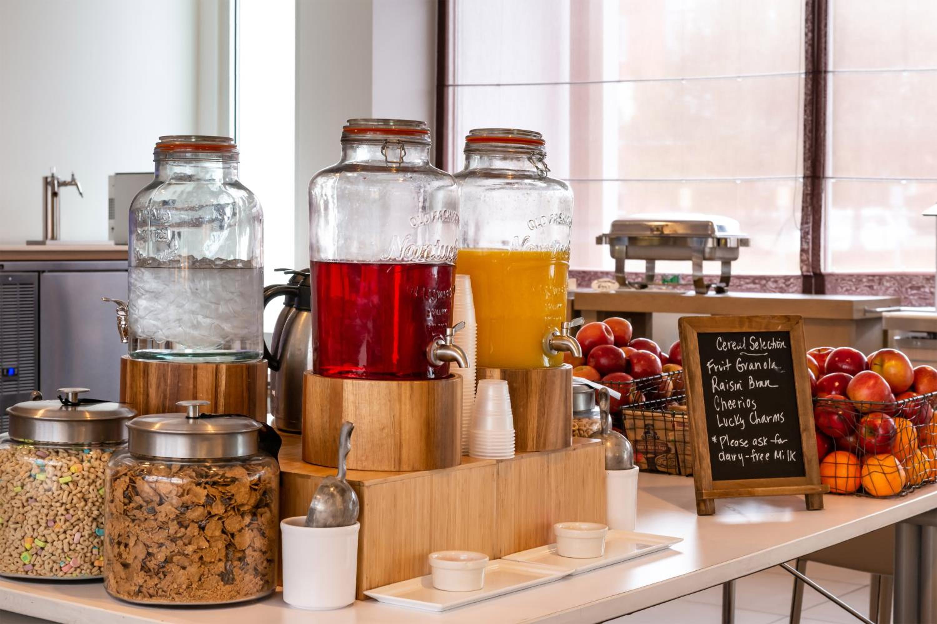 Boston Vacations - Element Lexington - Property Image 4