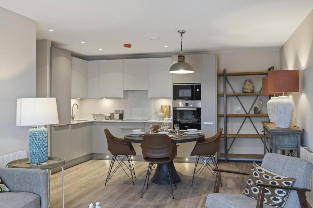 Belfast City Centre, Sleeps 6
