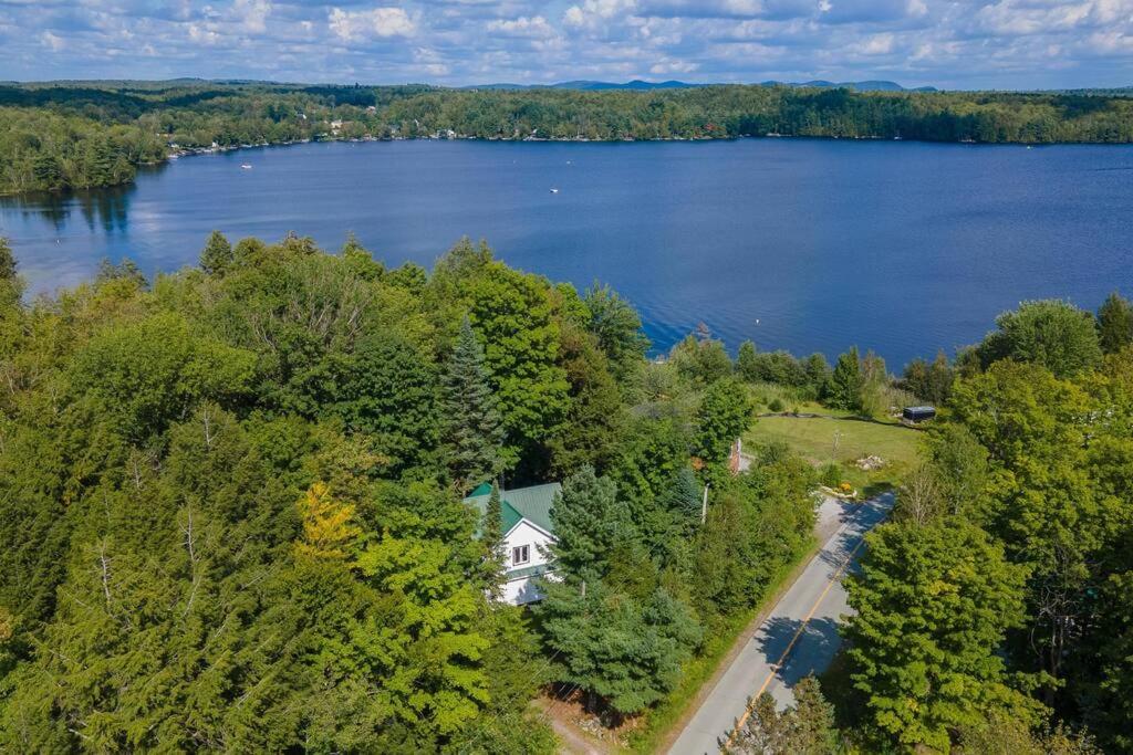 Eastern Township's Getaway! Beach + Ski Haven