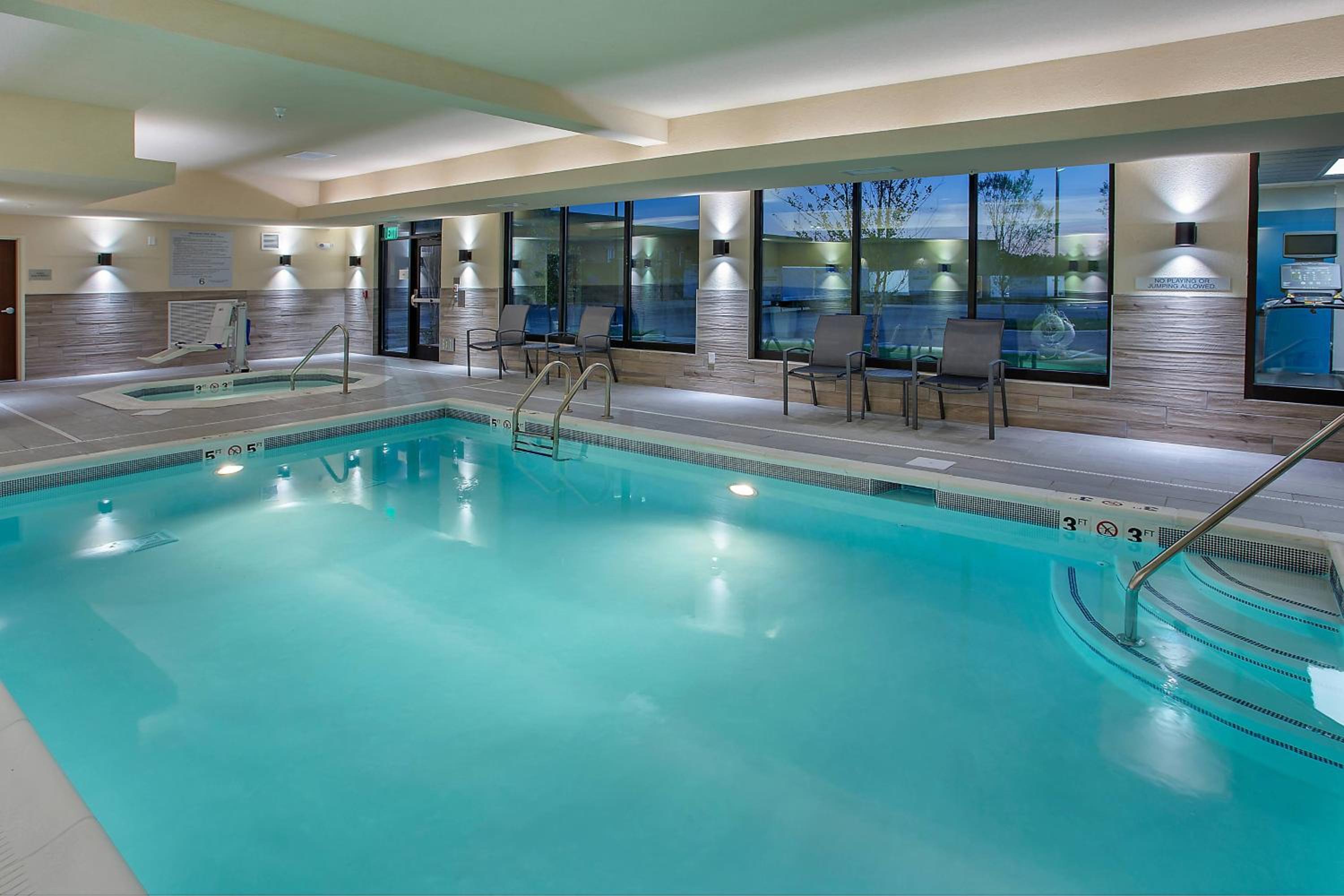 Asheville Vacations - Fairfield Inn Suites by Marriott Nashville Hendersonville - Property Image 5