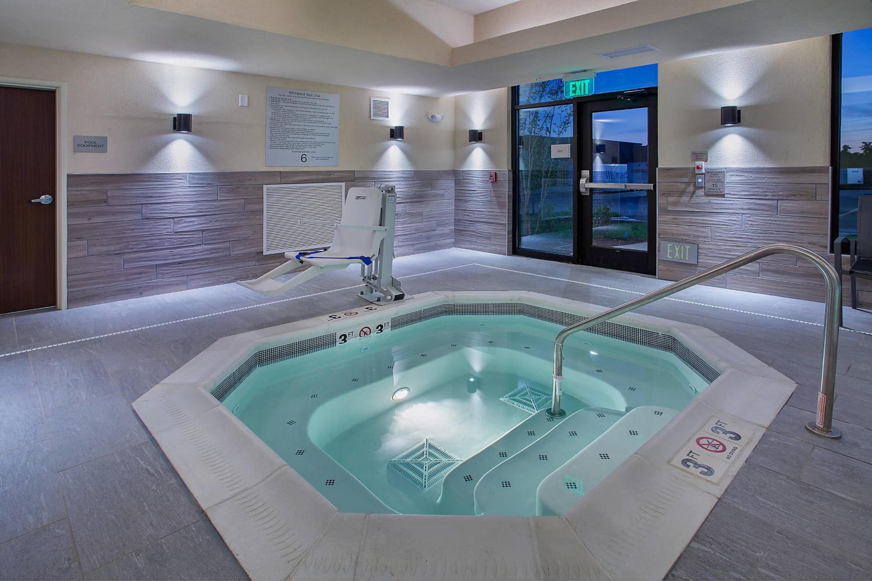 Asheville Vacations - Fairfield Inn Suites by Marriott Nashville Hendersonville - Property Image 4