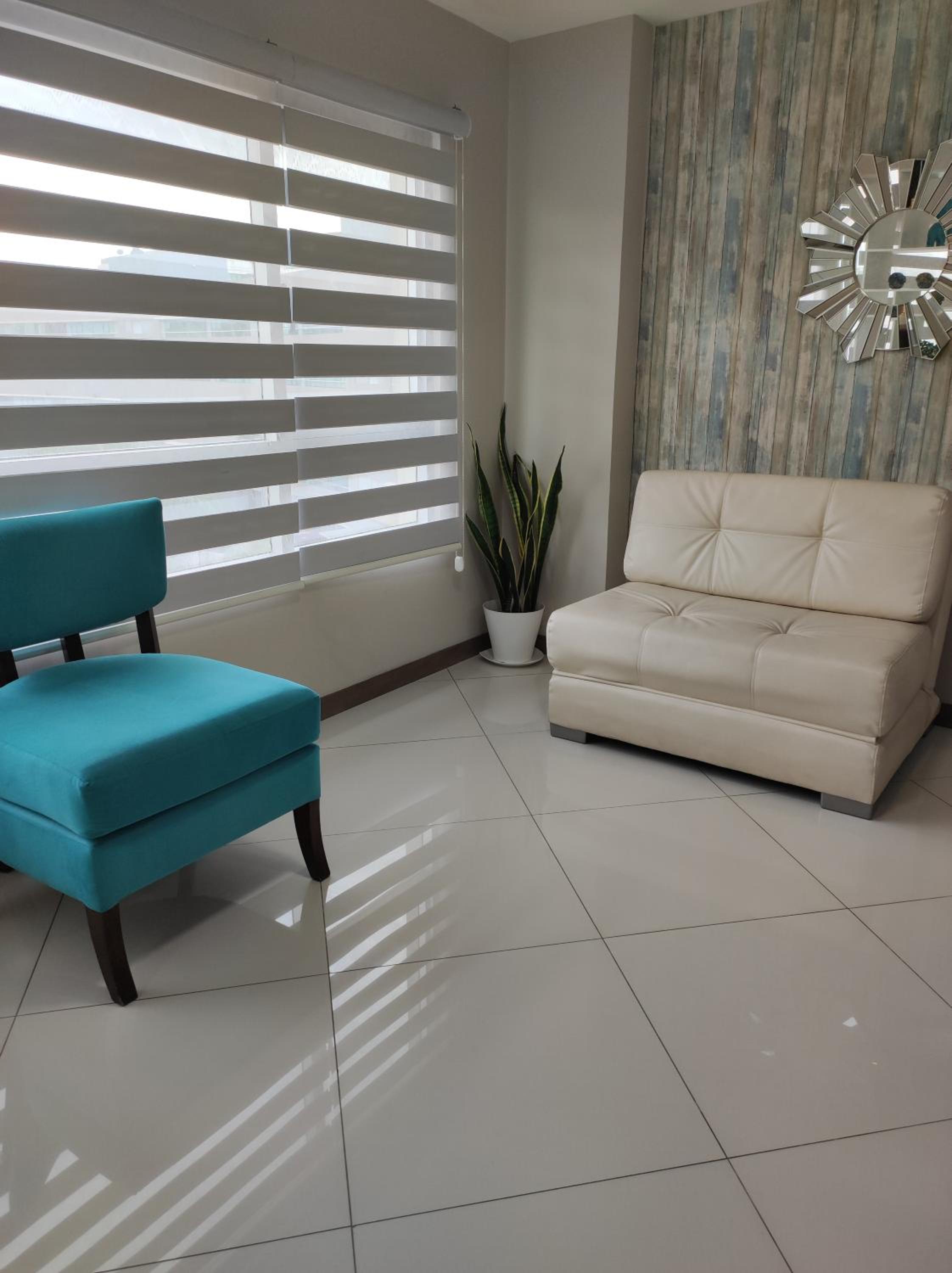 Suite at Pacific Plaza / Parque Empresarial Colón