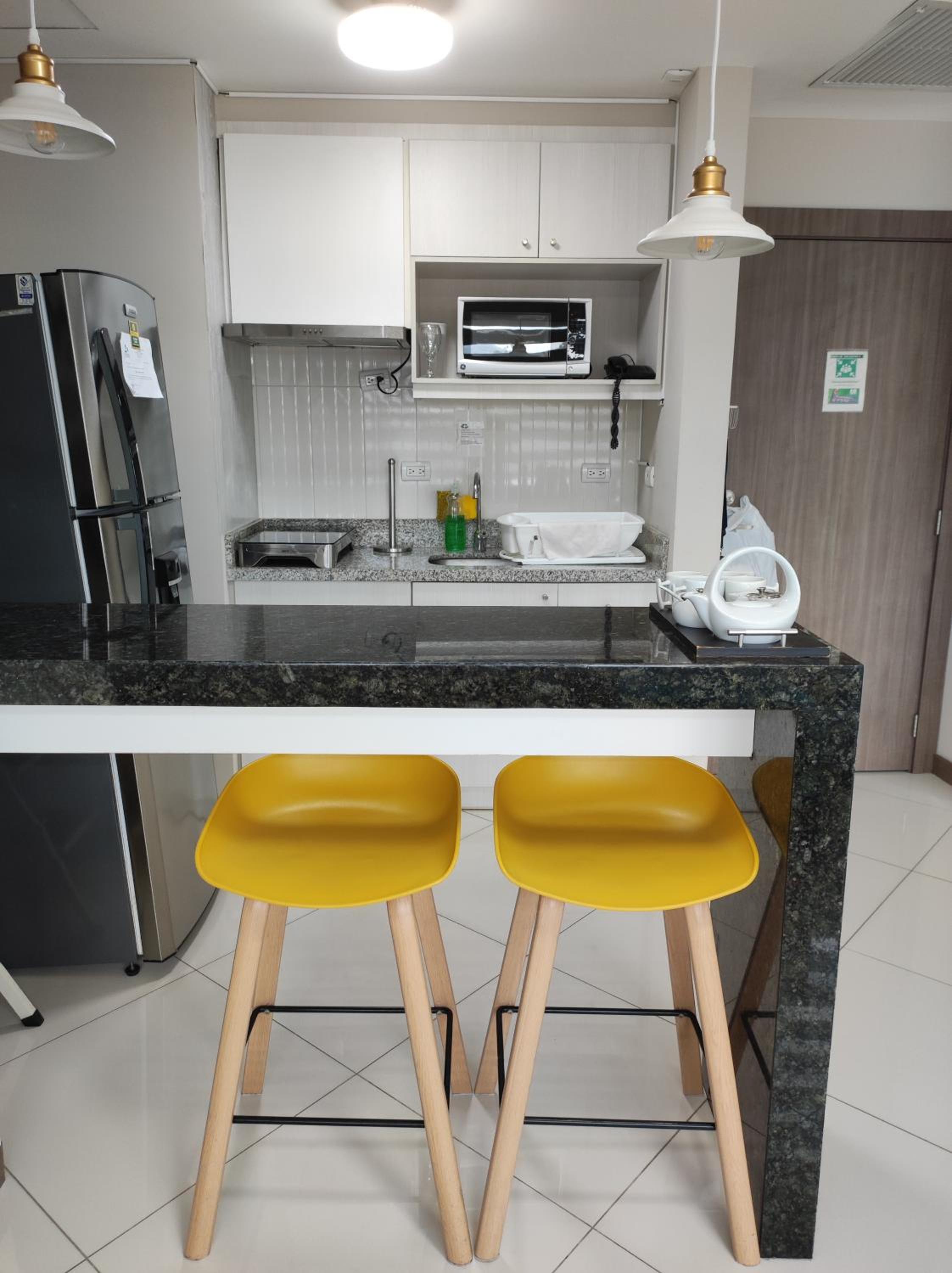 Suite at Pacific Plaza / Parque Empresarial Colón