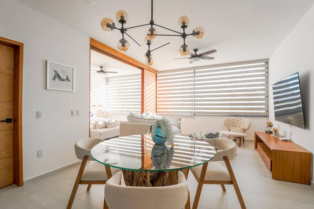 Brand new apt - pool in terrace - beach 1 minute! view 4