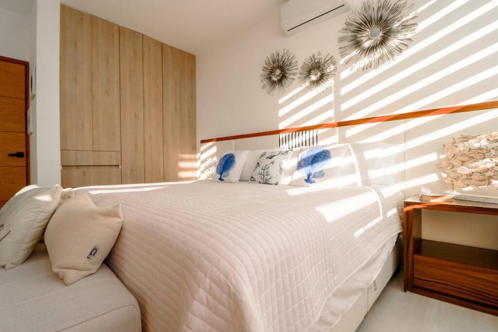 Brand new apt - pool in terrace - beach 1 minute! view 5