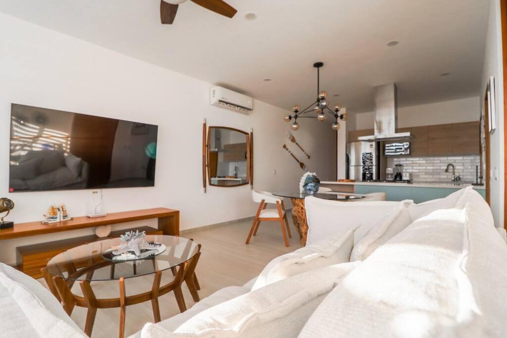 Brand new apt - pool in terrace - beach 1 minute! view 3