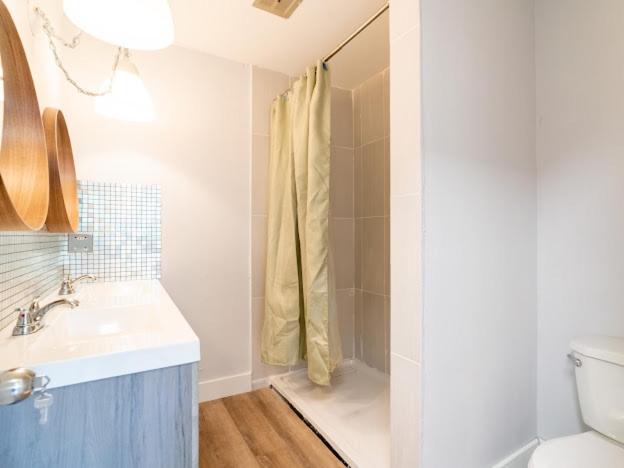 Cozy Private Home single rooms