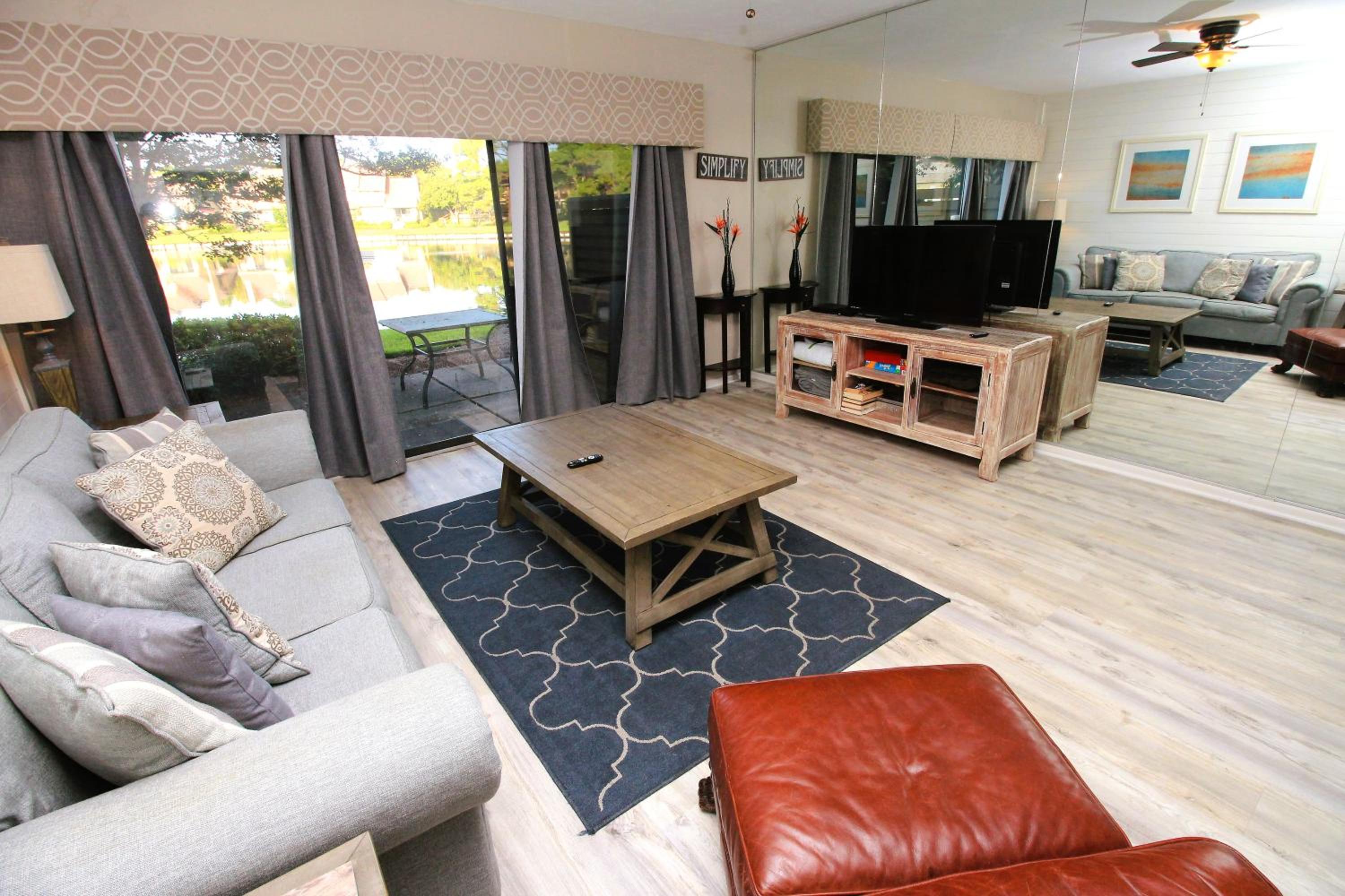 Charming 2 Bed 2 Bath Villa Overlooking Horseshoe Lake. Sandestin.