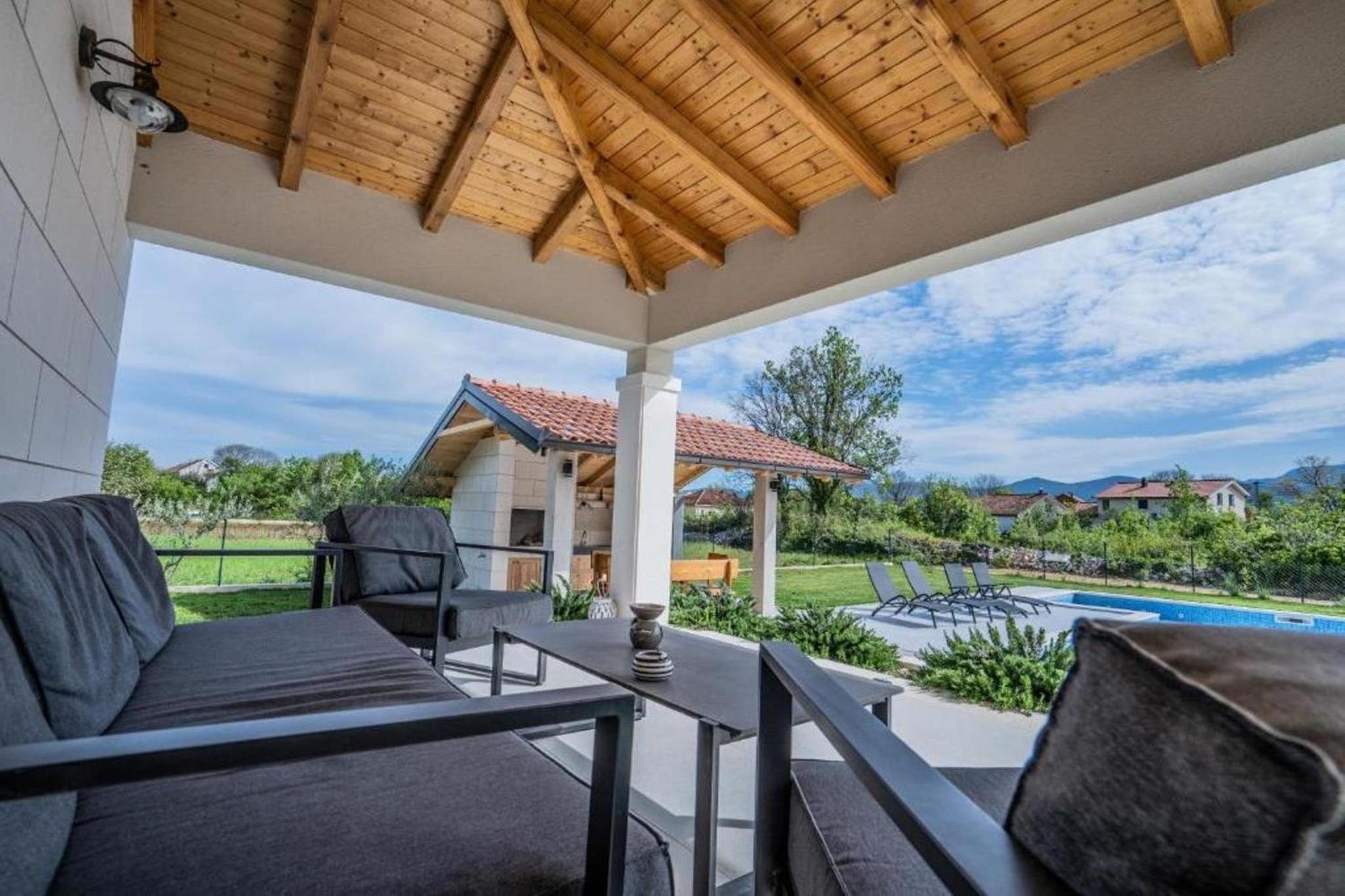 Villa Modriola with heated pool in Donji Proložac - Imotski view 3