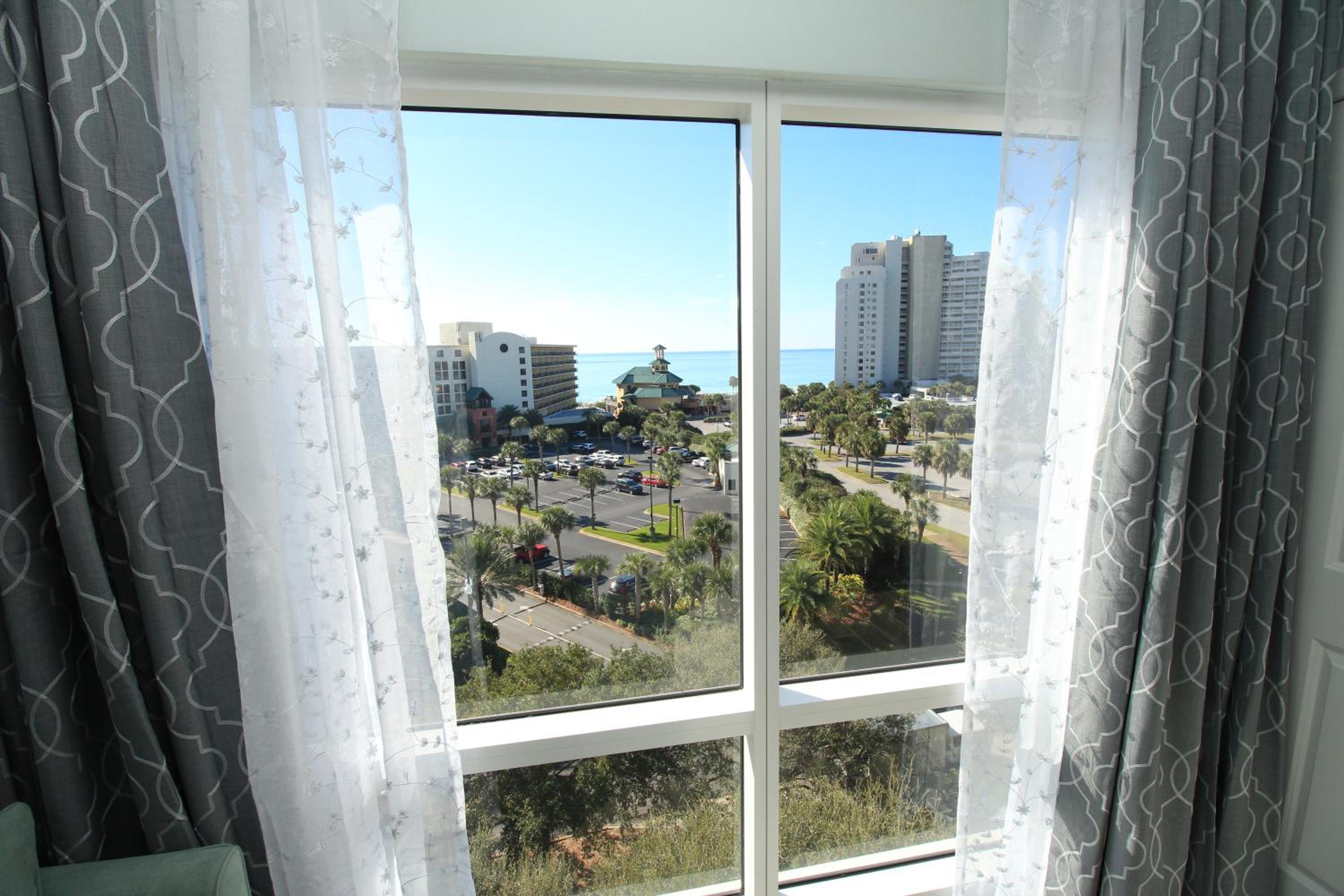 Luau 6534 in Sandestin by Skis and Seas Florida Beach Rentals Tram Included view 4