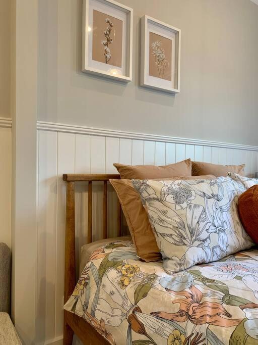Stylish Geelong Cabin - Your home away from home