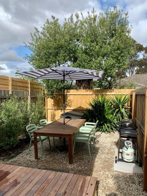 Stylish Geelong Cabin - Your home away from home