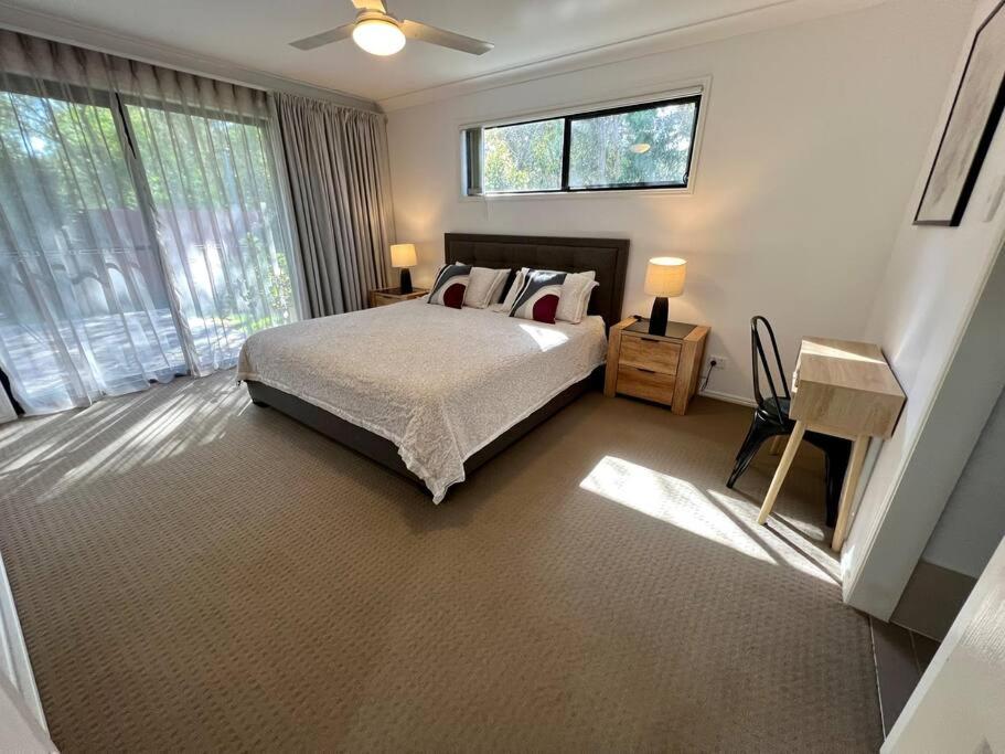 Sandstone Pt Pet friendly 4-bedroom home
