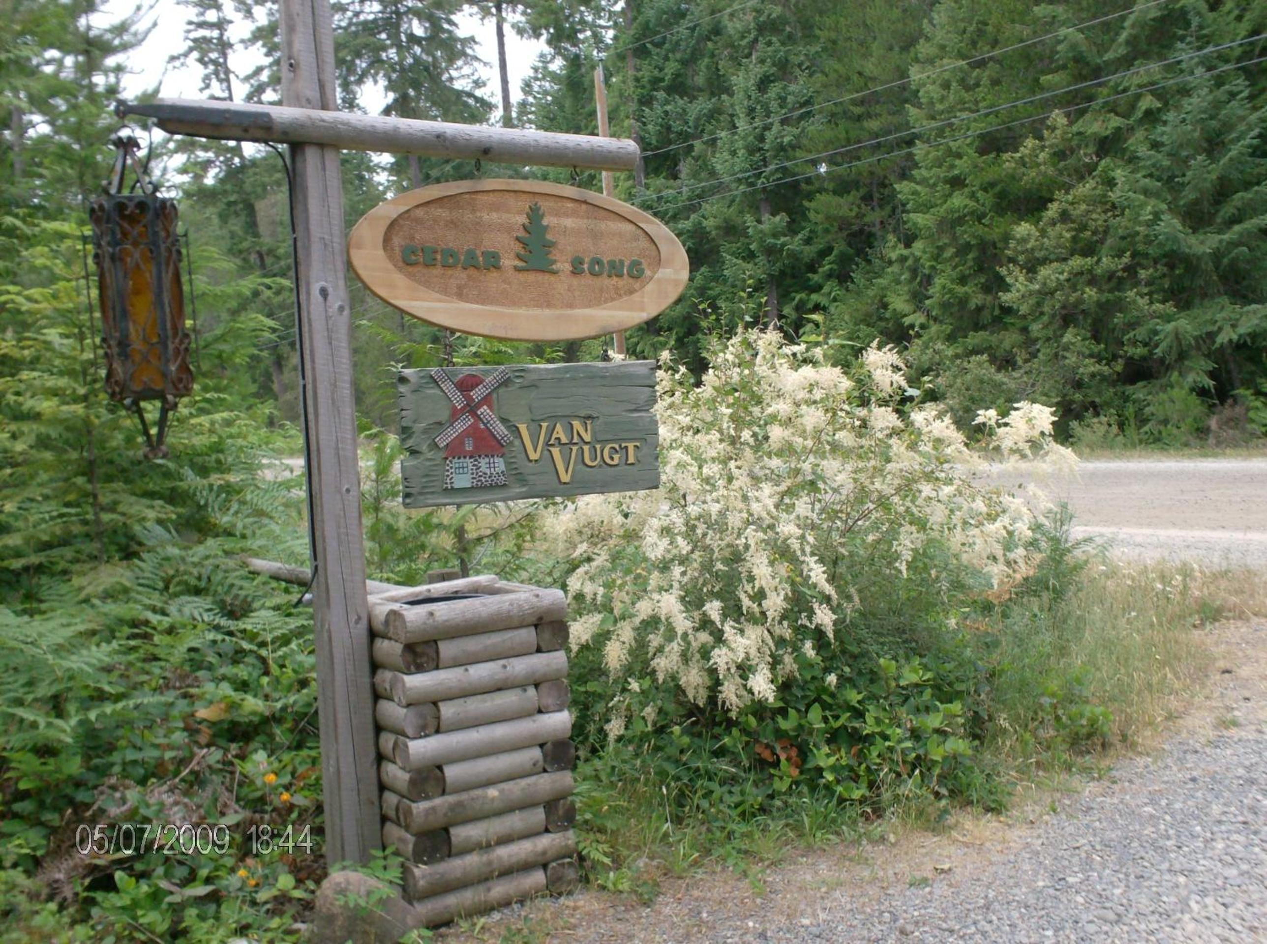 Parksville Vacations - Cedar Song BB - Property Image 9