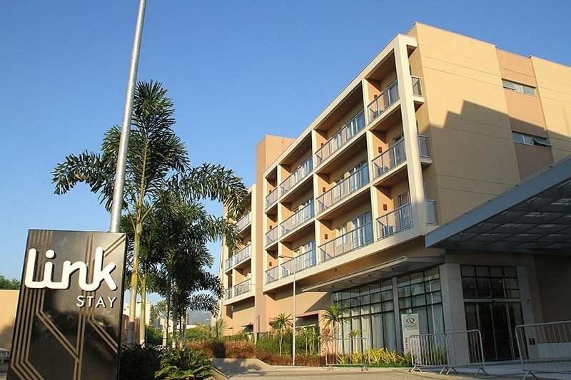 Linda suíte de hotel, acomoda até 3 pessoas Milly