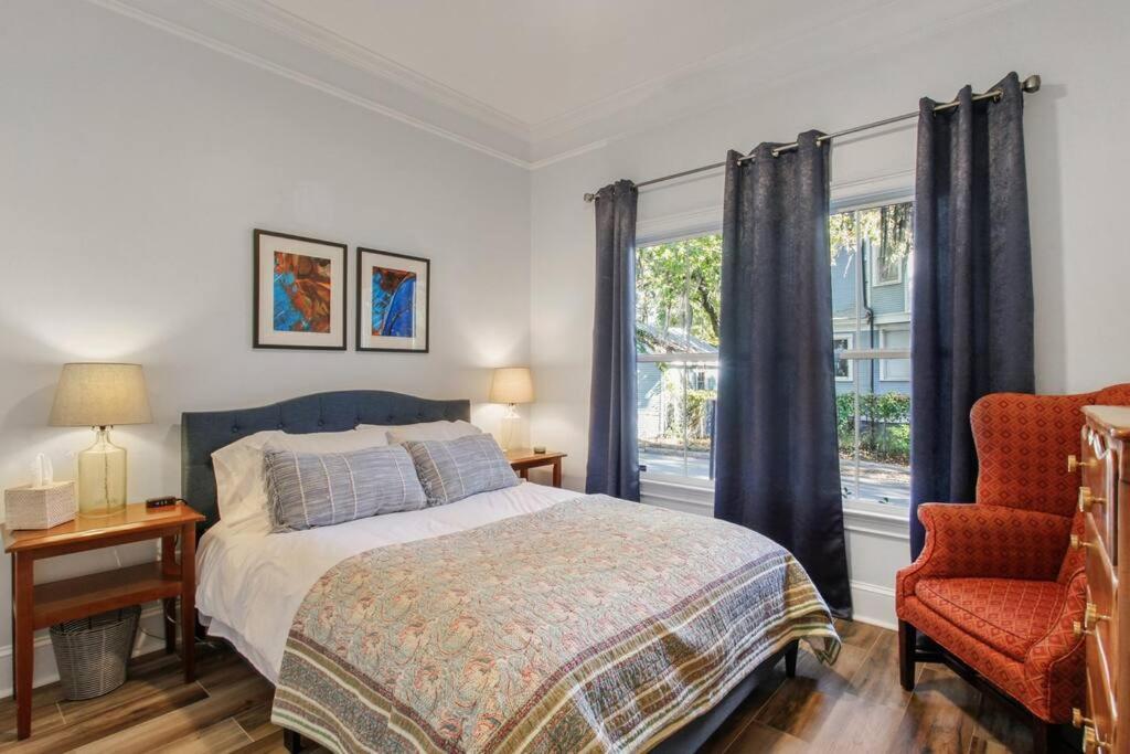 Starland Town House, Walk to the Park view 2
