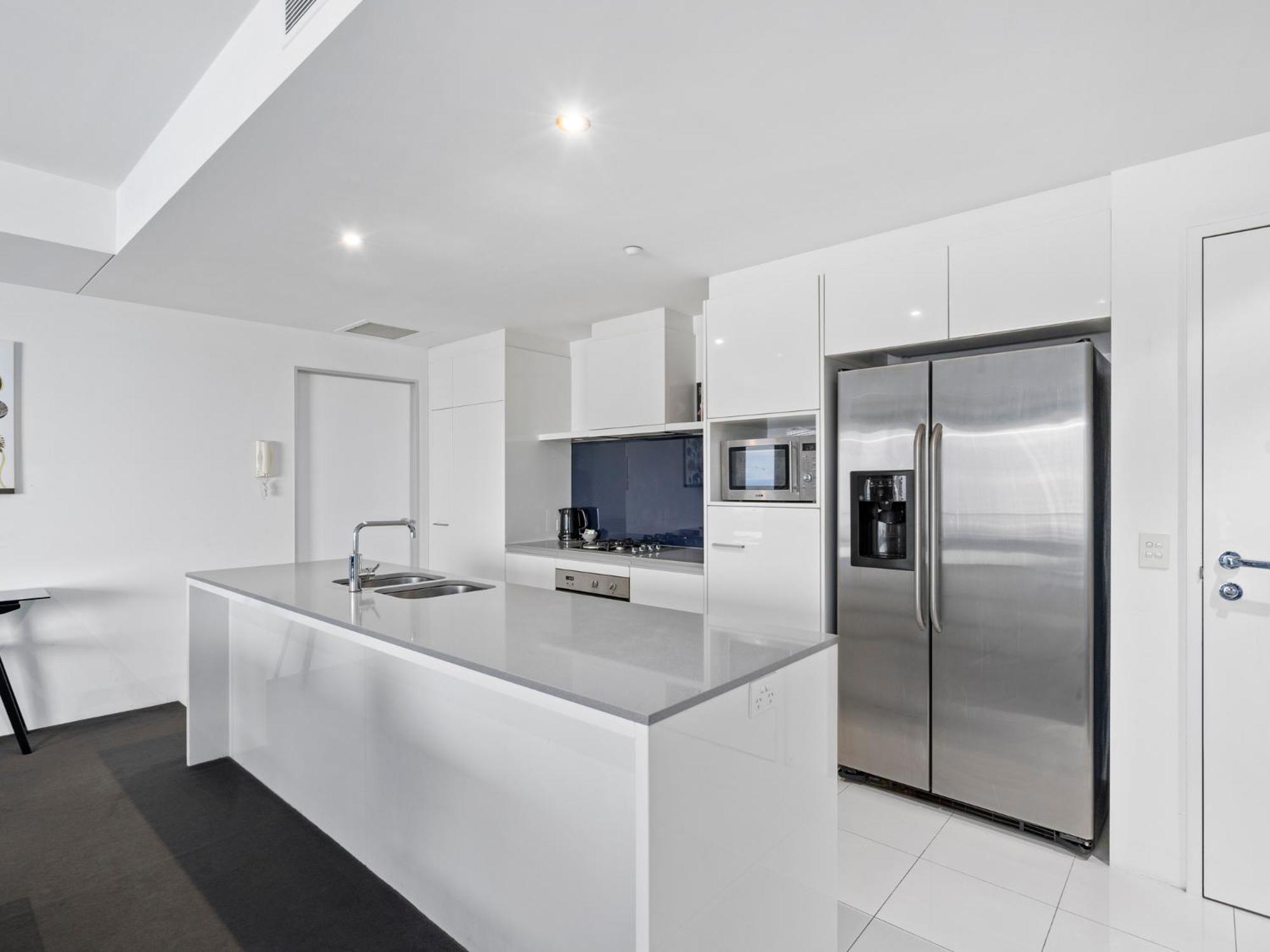 Circle on Cavill - Hosted by Coastal Letting Co.