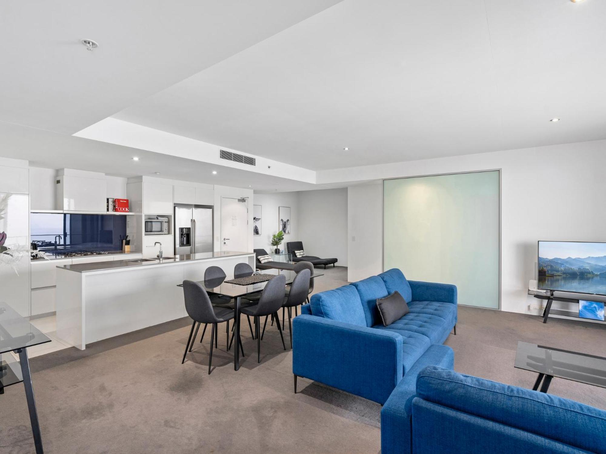 Circle on Cavill - Hosted by Coastal Letting Co.