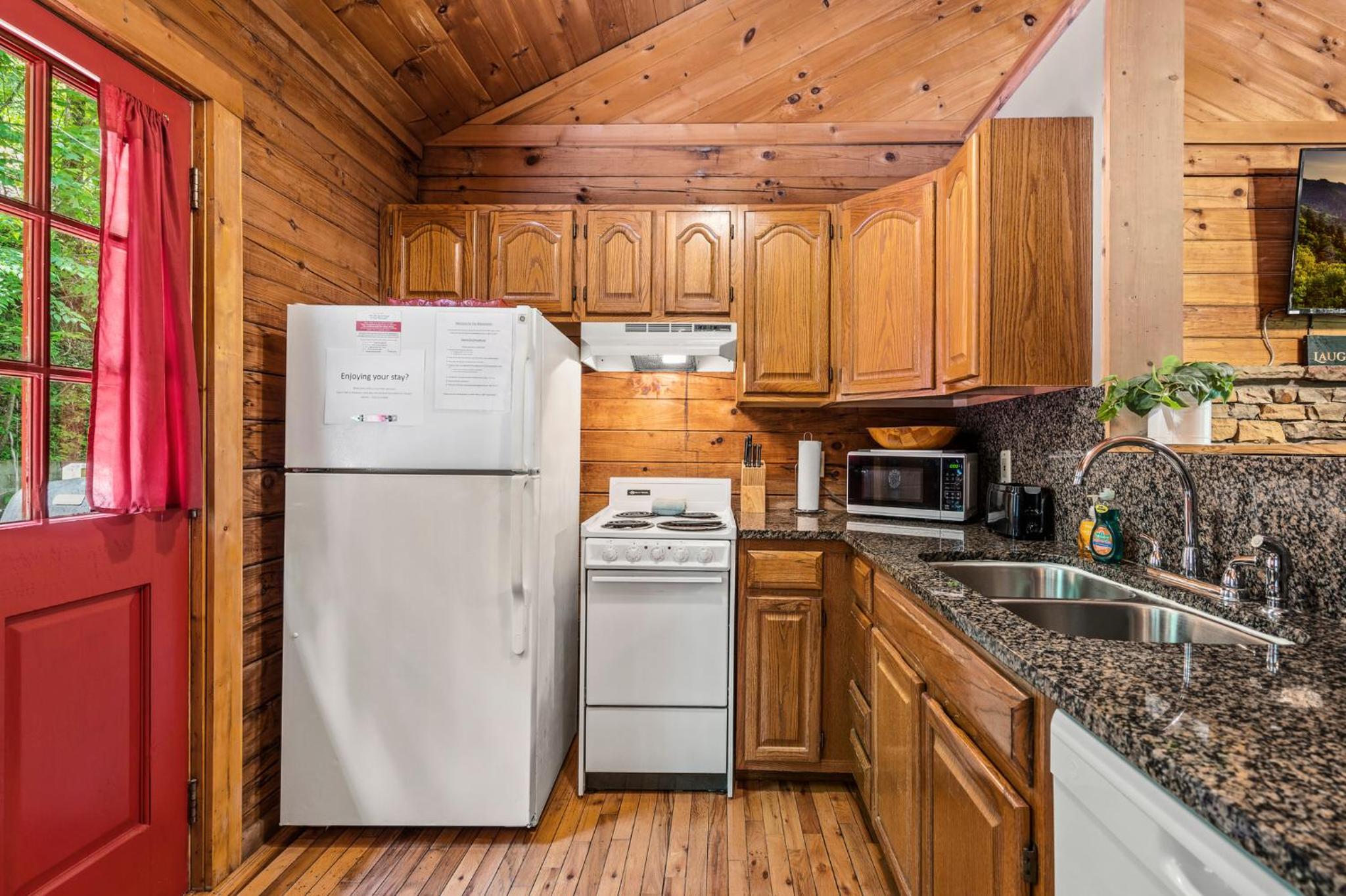 Romantic log cabin with hot tub view 4