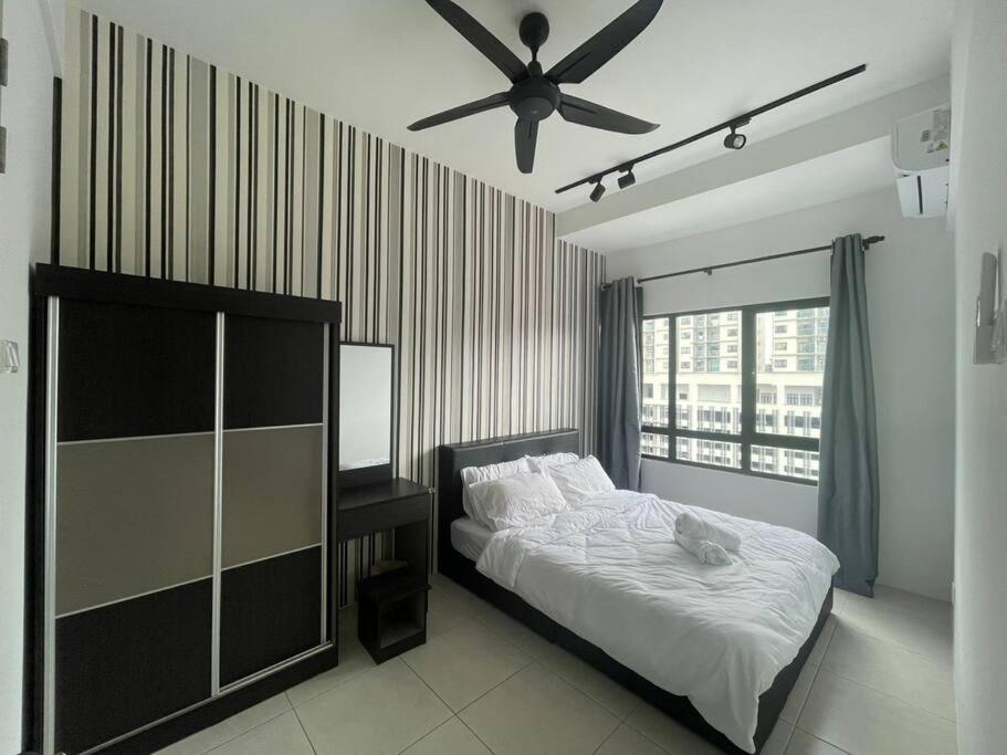 WiFi Deco Home at Manjalara Free WiFi and Parking - MSuite at Bandar Manjalara, Near to DesaPark, Arkadia, One Utama, Kepong, Sri Damansara, Kota Damansara