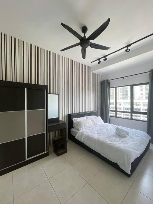 WiFi Deco Home at Manjalara Free WiFi and Parking - MSuite at Bandar Manjalara, Near to DesaPark, Arkadia, One Utama, Kepong, Sri Damansara, Kota Damansara