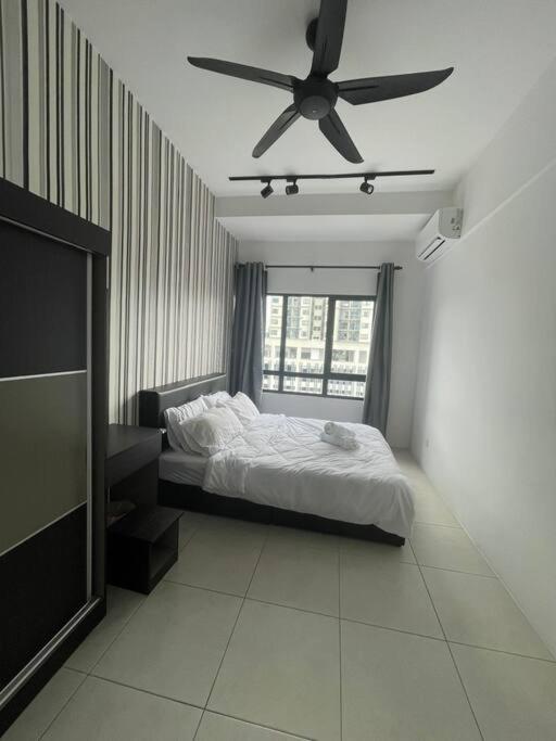 WiFi Deco Home at Manjalara Free WiFi and Parking - MSuite at Bandar Manjalara, Near to DesaPark, Arkadia, One Utama, Kepong, Sri Damansara, Kota Damansara