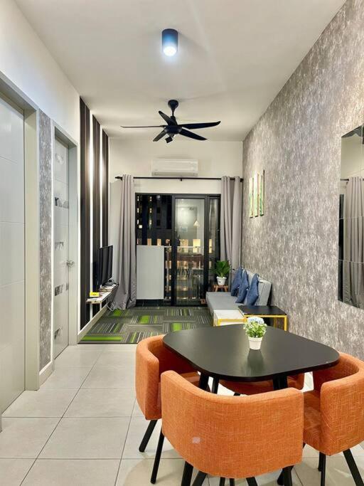 WiFi Deco Home at Manjalara Free WiFi and Parking - MSuite at Bandar Manjalara, Near to DesaPark, Arkadia, One Utama, Kepong, Sri Damansara, Kota Damansara