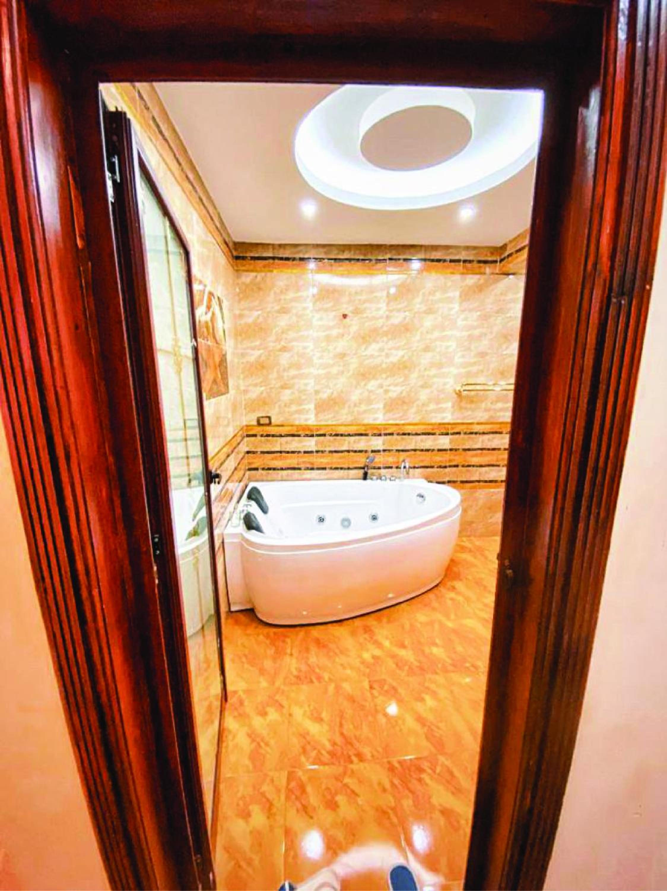 Pyramids Cleopatra Luxurious
