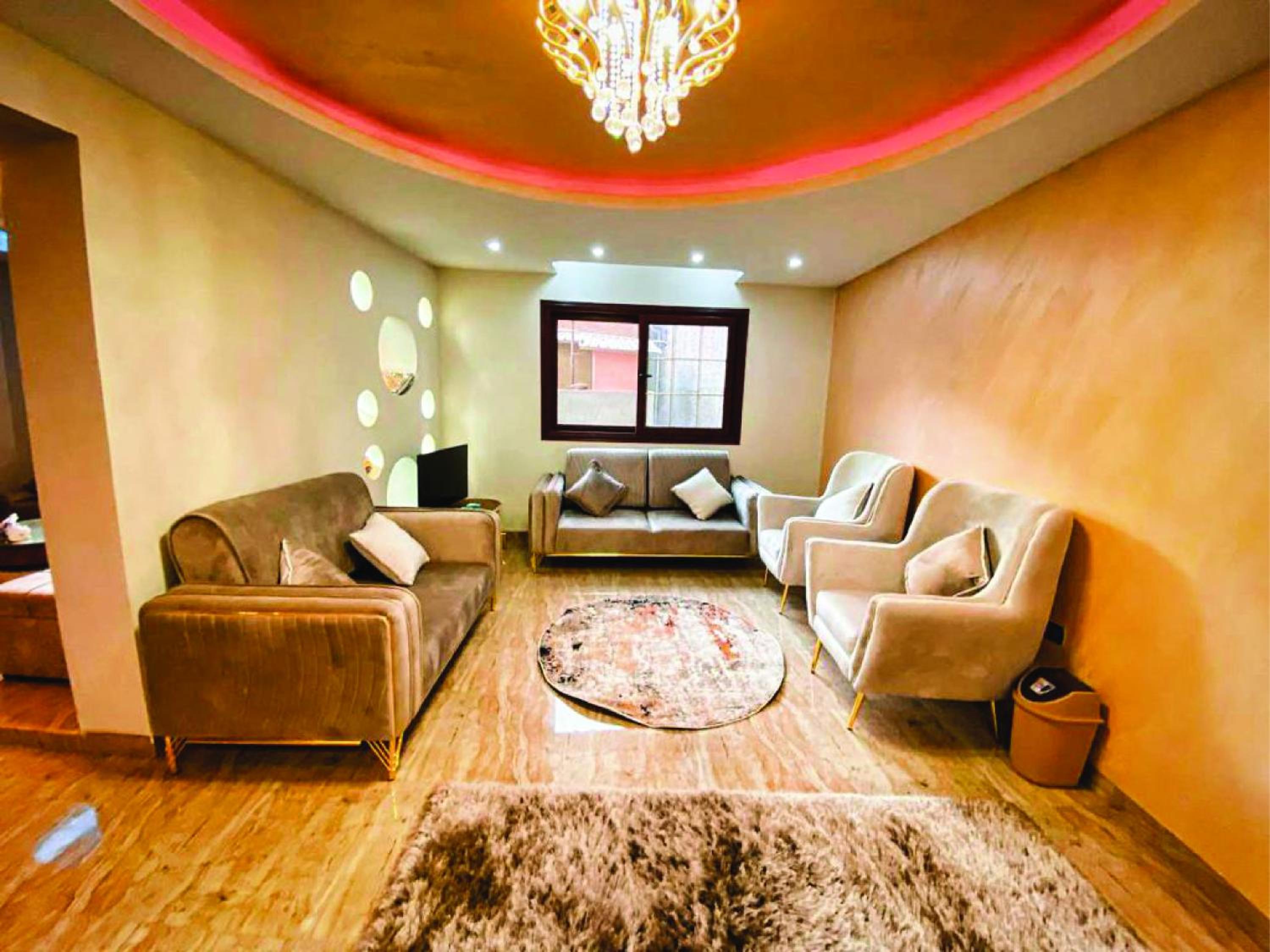 Pyramids Cleopatra Luxurious
