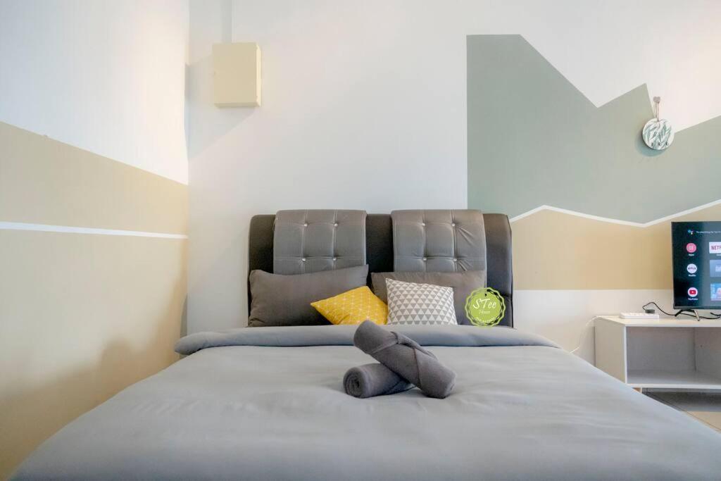 Lightly Space 1 bedroom-4pax Mount Austin Netflix-Ikea-Jusco