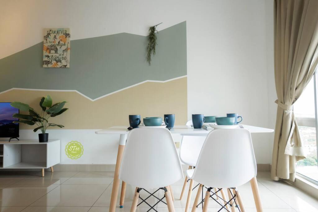 Lightly Space 1 bedroom-4pax Mount Austin Netflix-Ikea-Jusco