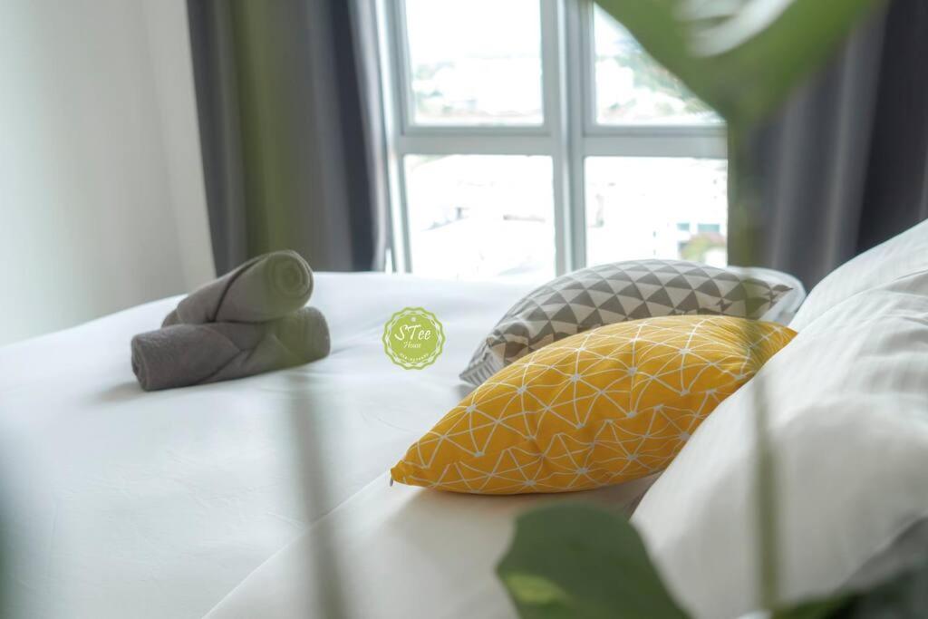 Lightly Space 1 bedroom-4pax Mount Austin Netflix-Ikea-Jusco
