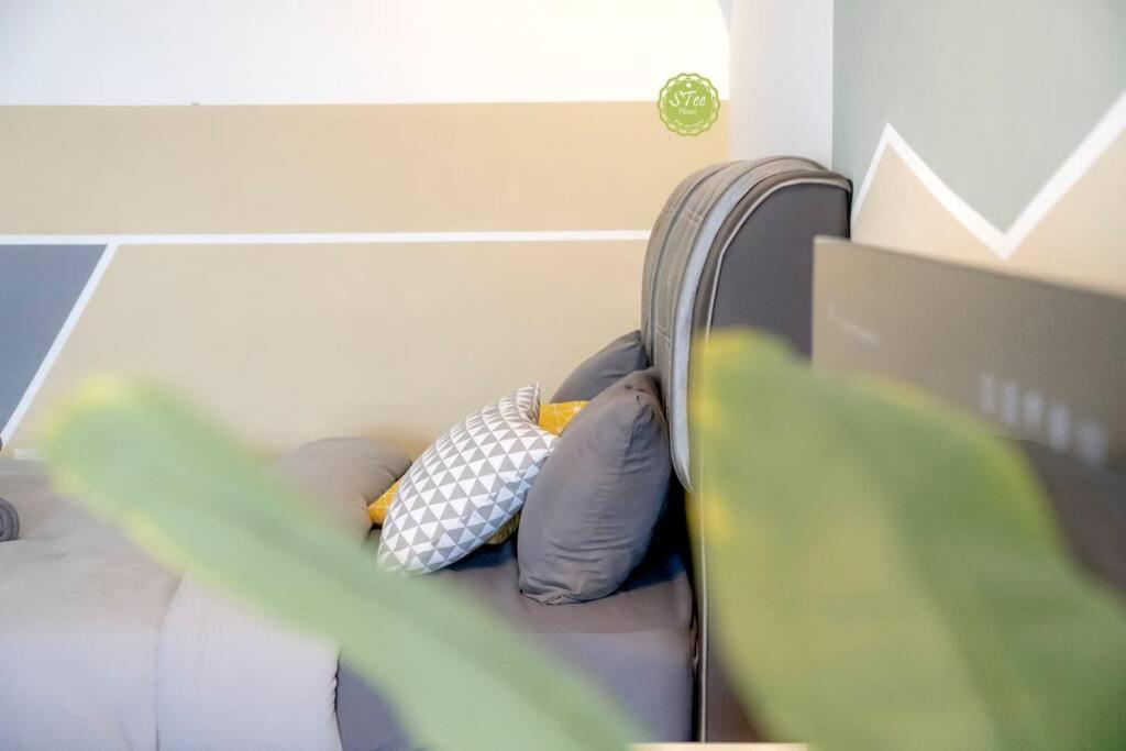 Lightly Space 1 bedroom-4pax Mount Austin Netflix-Ikea-Jusco