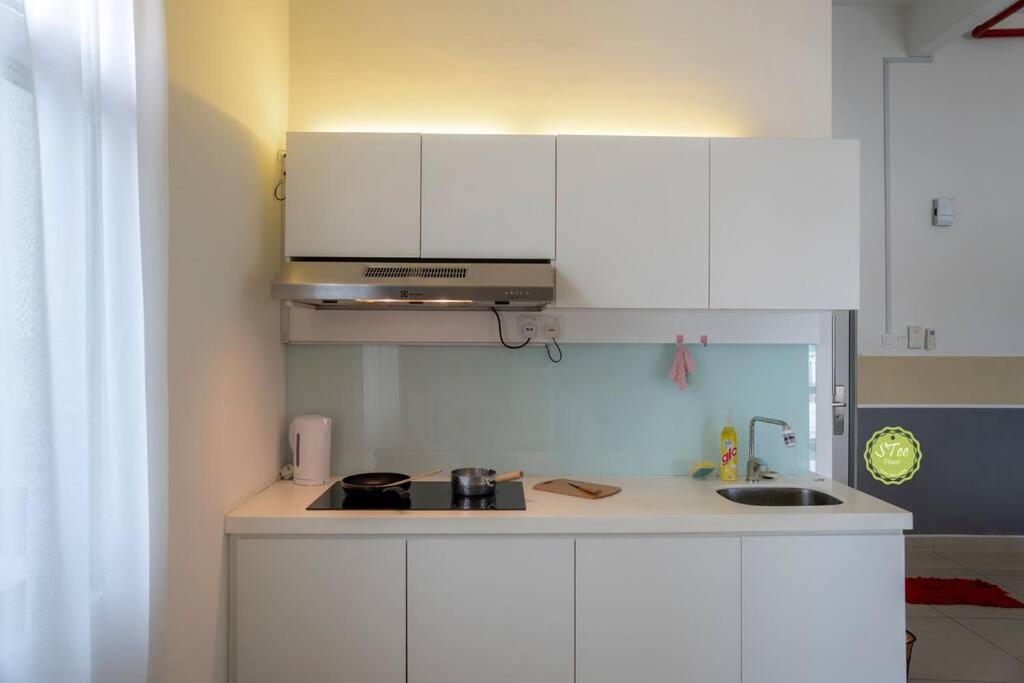 Lightly Space 1 bedroom-4pax Mount Austin Netflix-Ikea-Jusco