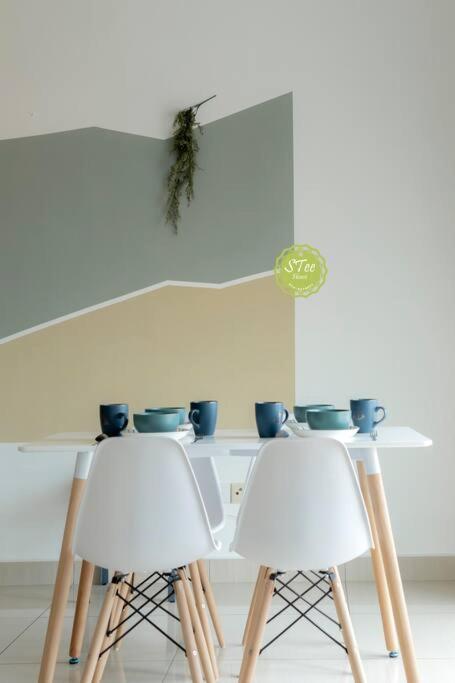 Lightly Space 1 bedroom-4pax Mount Austin Netflix-Ikea-Jusco