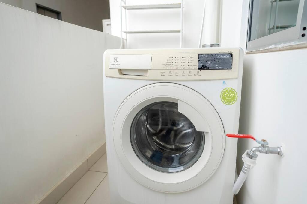 Lightly Space 1 bedroom-4pax Mount Austin Netflix-Ikea-Jusco