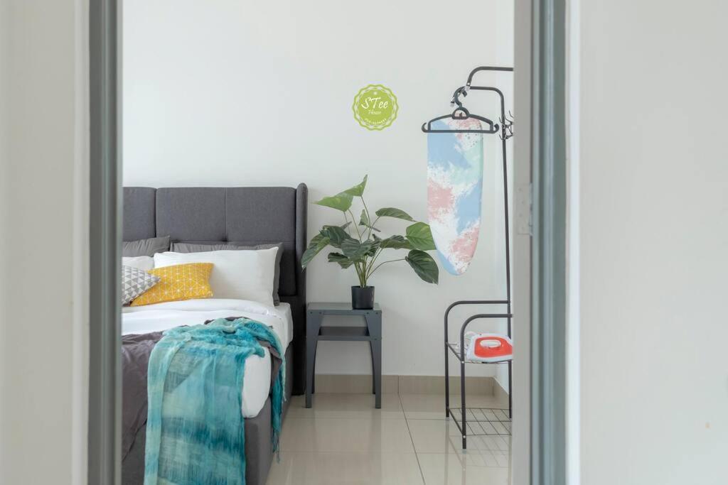 Lightly Space 1 bedroom-4pax Mount Austin Netflix-Ikea-Jusco