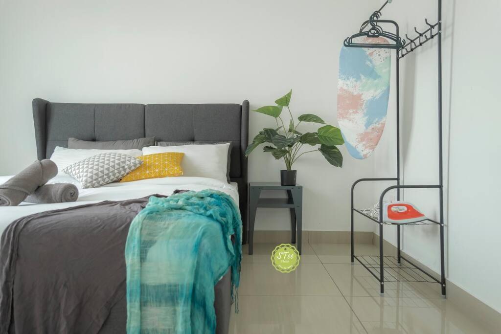 Lightly Space 1 bedroom-4pax Mount Austin Netflix-Ikea-Jusco