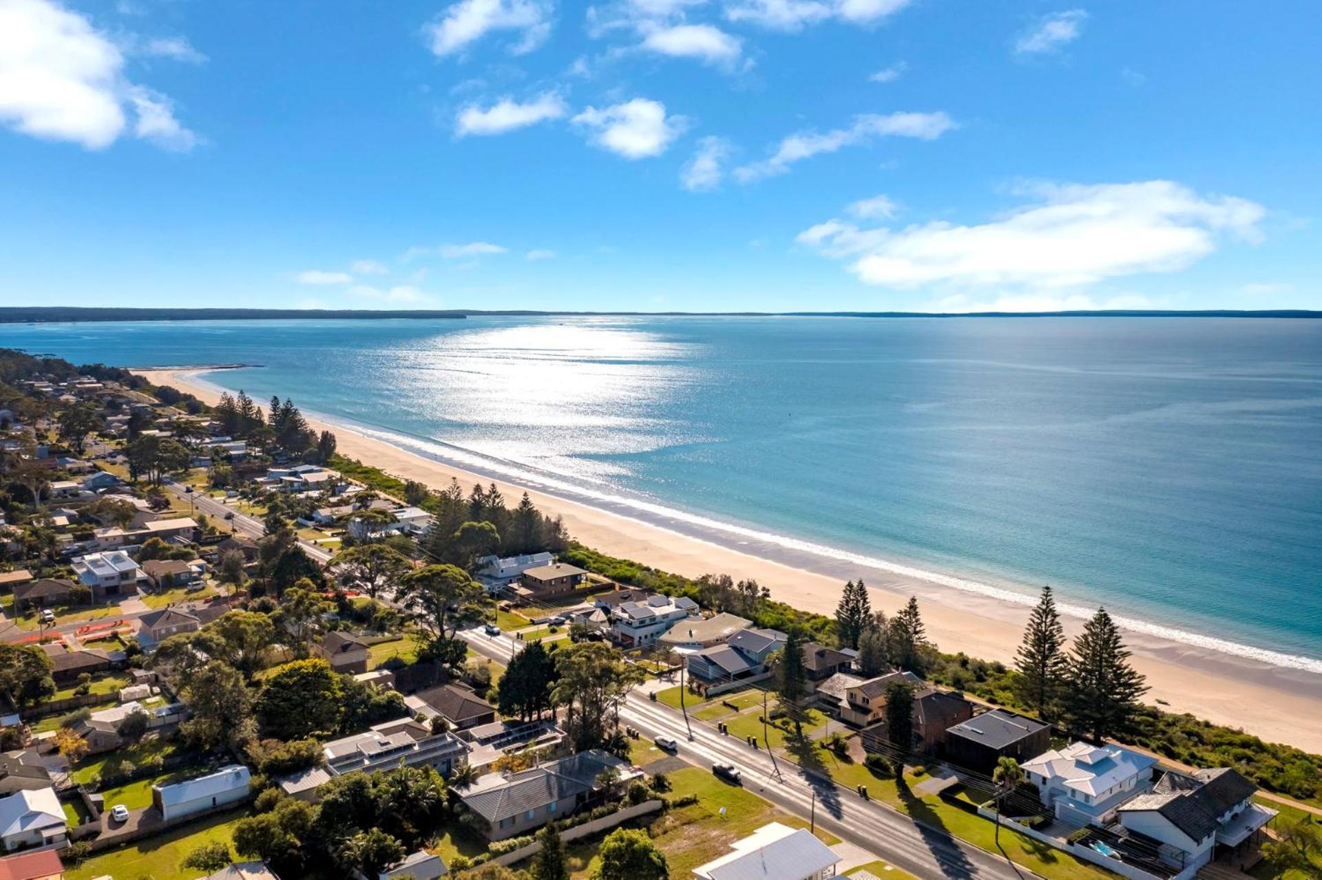 Aqua Vista - beachfront 4BR Home with ocean views