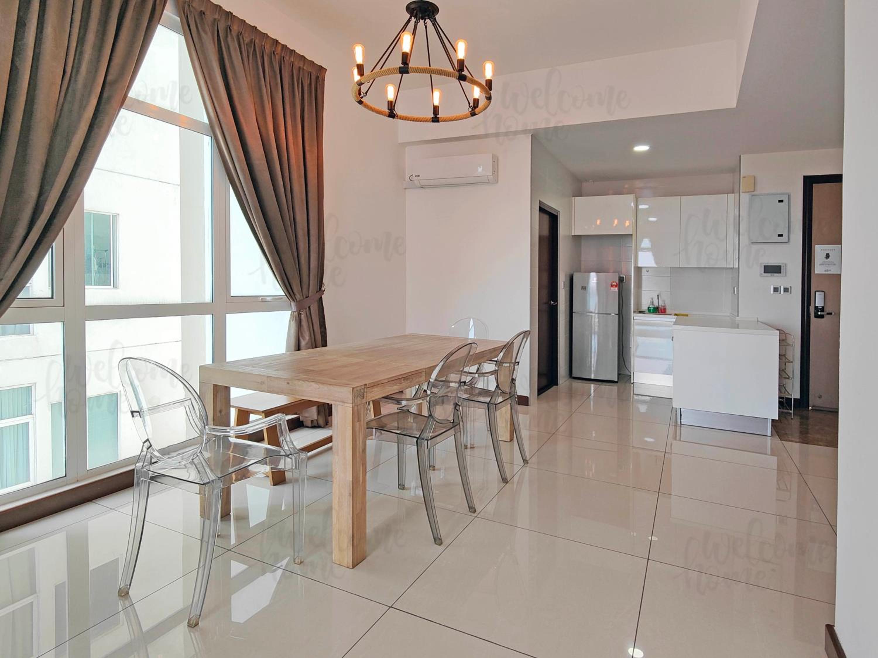Paragon Residences Straits View Homestay by WELCOME HOME