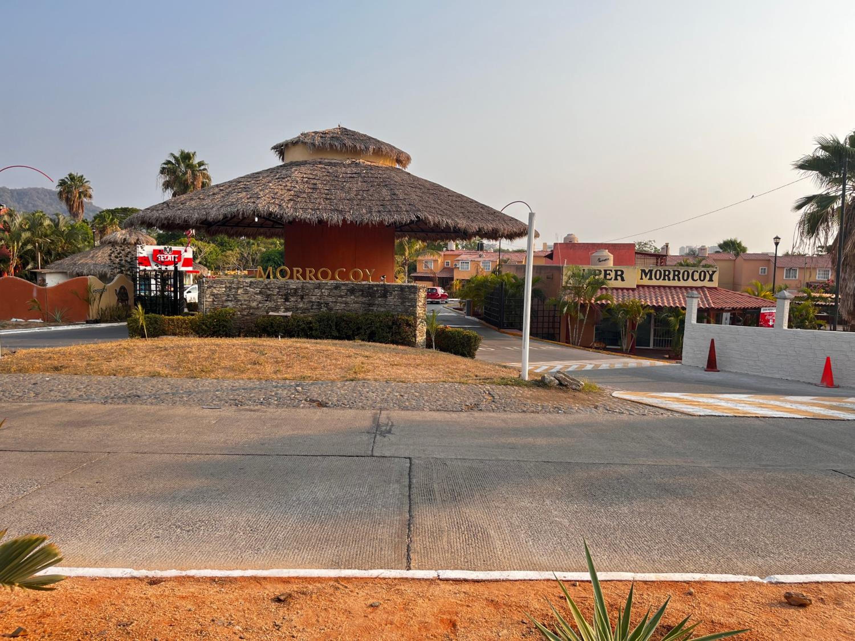 Hotel Departamento lujoso con Alberca en Ixtapa Zihua - Image 1