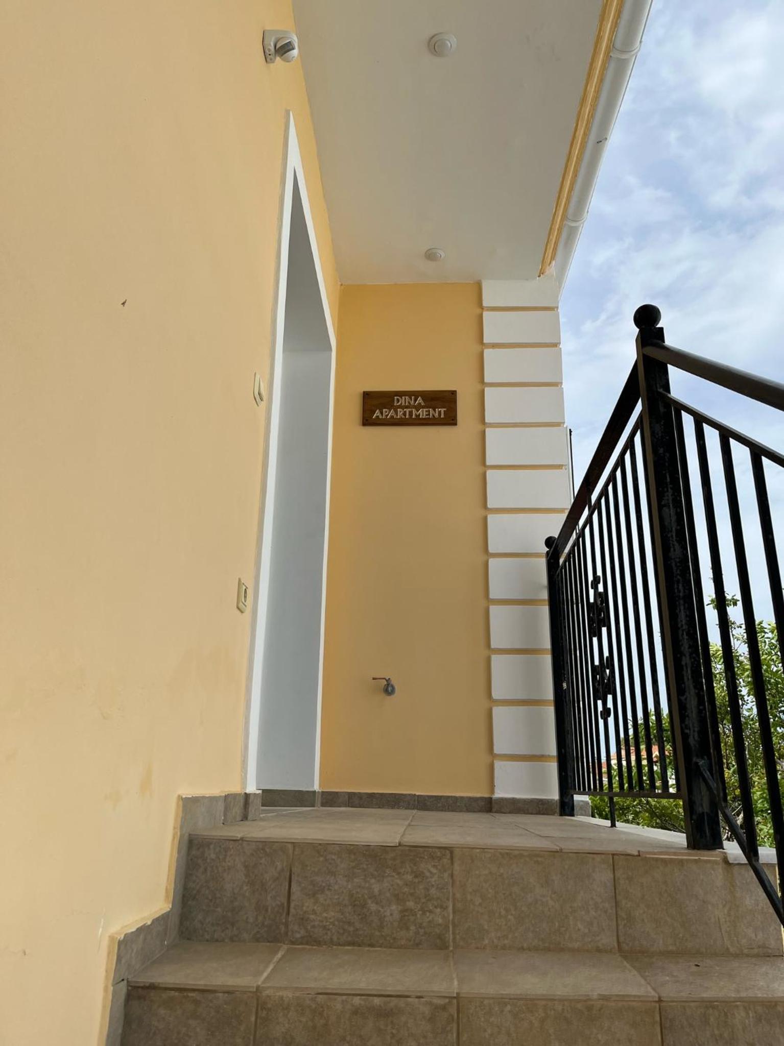 Dina Apartment