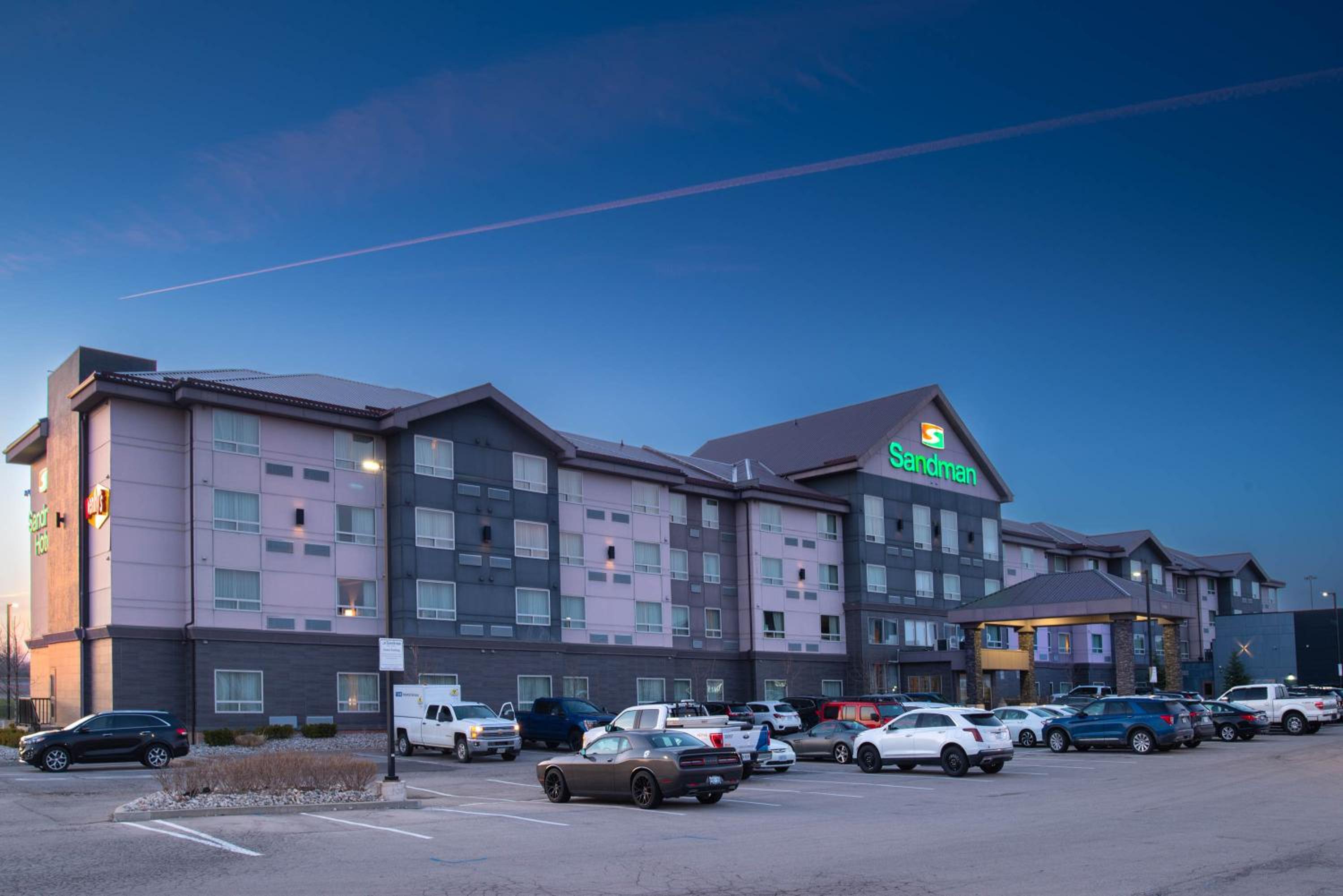 Toronto Vacations - Sandman Hotel Oakville - Property Image 1