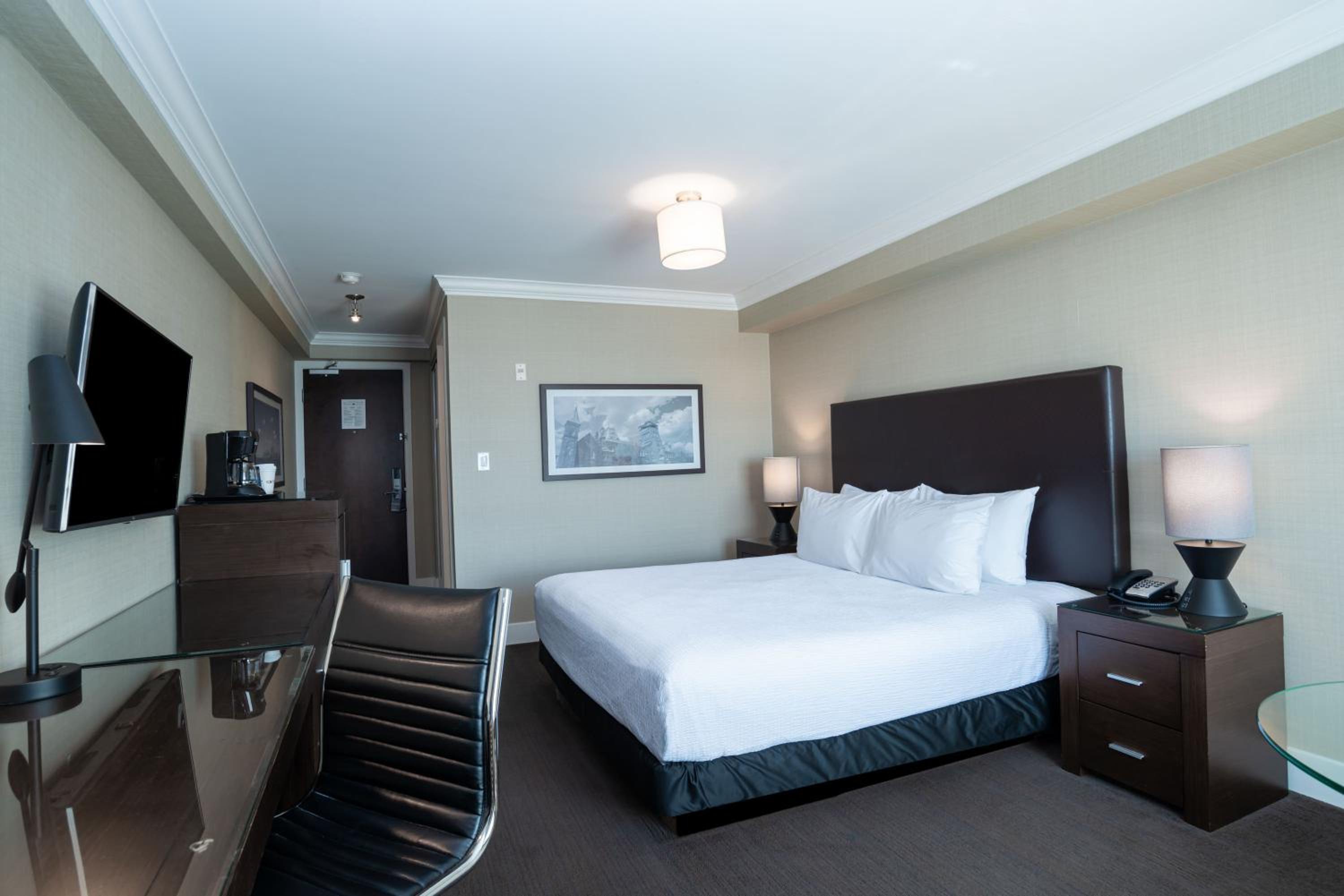 Sandman Hotel Oakville - Property Image 15